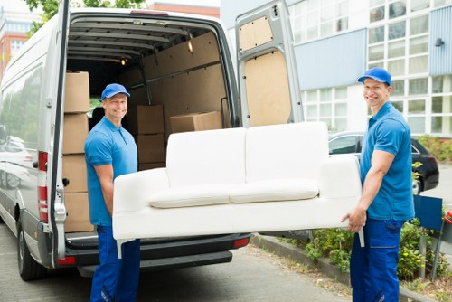 Professional packing and unpacking services for home moves in Surrey